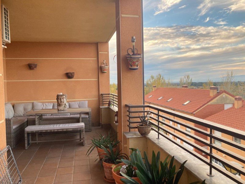 ESPECTACULAR PISO DE 230 M2 CON TERRAZA GARAJE Y TRASTERO