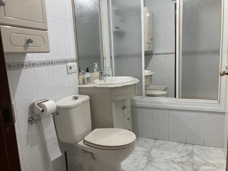 PISO CON AMPLIO PATIO