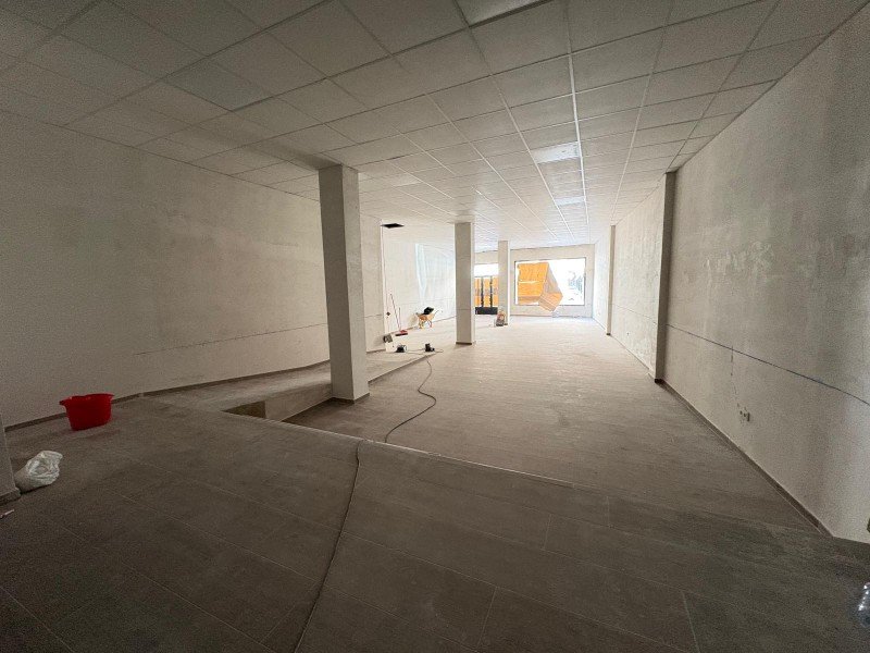 LOCAL DE 250 m² EN LA C/ ANTONIO CONCHA