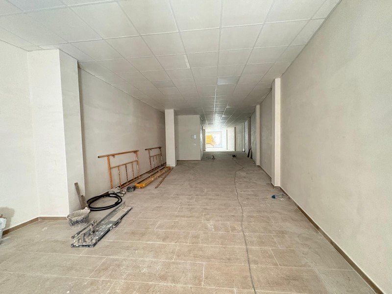 LOCAL DE 250 m² EN LA C/ ANTONIO CONCHA